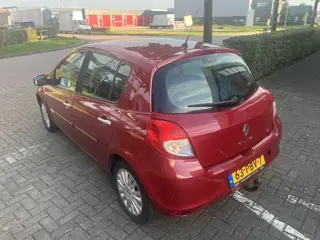 Foto 18 van Renault Clio 1.2 TCe Collection Cruise Clima Lage Km Nap