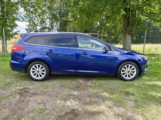 Foto 18 van Ford Focus Wagon 1.0 Titanium Edition | NIEUWE DISTRIBUTIE | CLIMA | CRUISE | HAAK |  STOELVERWARMIN