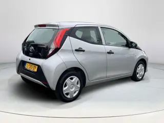 Foto 16 van Toyota Aygo 1.0 VVT-i x-fun | 5 deurs | Airconditioning | Bluetooth | Elektrische ramen voor | Centr