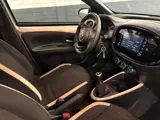 Foto 23 van Toyota Aygo X 1.0 VVT-i MT Pulse | Carplay | 17" | Camera |stoelverwarming