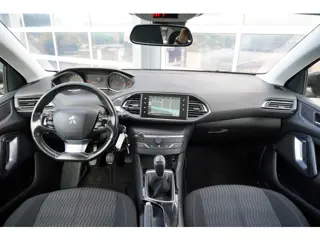 Foto 15 van Peugeot 308 SW 1.2 PureTech Blue Lease Executive 110pk | Audio-navigatie full map | Cruise Control |