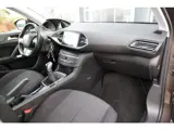 Foto 24 van Peugeot 308 SW 1.2 PureTech Blue Lease Executive 110pk | Audio-navigatie full map | Cruise Control |