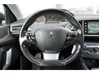 Foto 12 van Peugeot 308 SW 1.2 PureTech Blue Lease Executive 110pk | Audio-navigatie full map | Cruise Control |