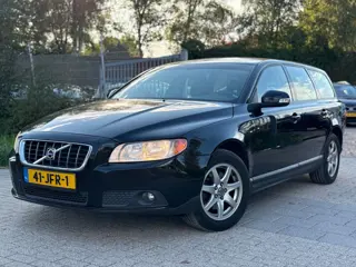 Volvo V70 2.0D Limited Edition AIRCO CRUIS NAVI PDC TREKHAAK