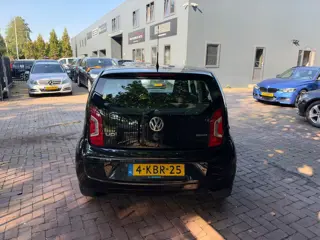 Foto 16 van Volkswagen Up! 1.0 move up! BlueMotion 5Drs Airco Elec-Ram
