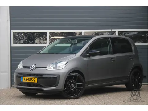 Volkswagen up! 1.0 BMT move up! | Black Edition | AC | 17 LM |