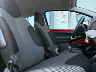 Foto 18 van Toyota Aygo 1.0 VVT-i Aspiration| AUTOMAAT| AIRCO| NAP