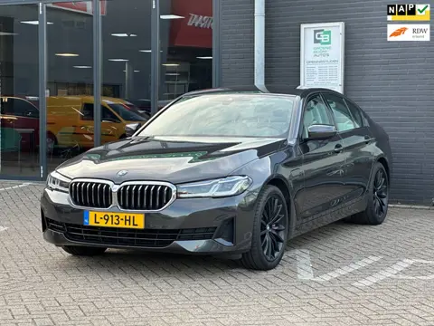 BMW 5-serie 530e Business Edition Plus/2E EIG/LEDER/CARPLAY/NL-AUTO NAP!!