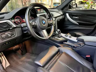 Foto 15 van BMW 3-serie Touring 318i High Executive M Sport | 19" | HUD | Panoramadak | Trekhaak | NL Geleverd