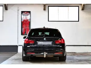Foto 13 van BMW 3-serie Touring 318i High Executive M Sport | 19" | HUD | Panoramadak | Trekhaak | NL Geleverd