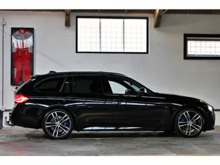 Foto 12 van BMW 3-serie Touring 318i High Executive M Sport | 19" | HUD | Panoramadak | Trekhaak | NL Geleverd