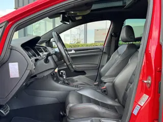 Foto 15 van Volkswagen Golf 7 GTI Performance 2.0 TSI 320pk DSG / Aut. Pano Leder Dynaudio Milltek Eventuri 19"