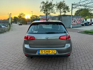 Foto 19 van Volkswagen Golf 1.6 TDI Trendline BlueMotion