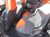 Foto 25 van Toyota Aygo 1.0 VVT-i Dynamic Orange