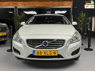 Volvo V60 1.6 T3 Momentum