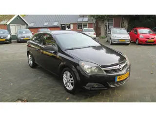 Foto 15 van Opel Astra GTC 1.6 Temptation