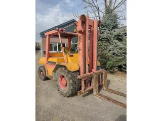 RMF heftruck 5 ton ruwterrein
