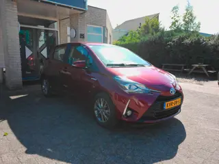 Foto 20 van Toyota Yaris 1.5 Hybrid Executive zeer mooie auto