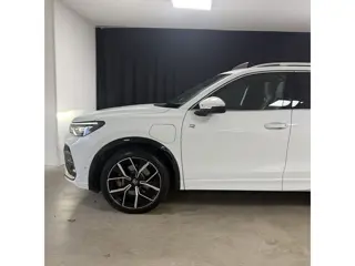 Foto 17 van Volkswagen TIGUAN 1.5 eHybrid R-Line Edition 360/H&k/Pano