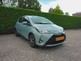 Foto 11 van Toyota Yaris 1.5 Hybrid Executive zeer mooie auto