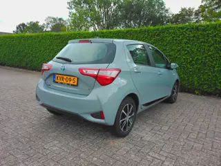 Foto 20 van Toyota Yaris 1.5 Hybrid Executive zeer mooie auto