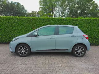 Foto 18 van Toyota Yaris 1.5 Hybrid Executive zeer mooie auto