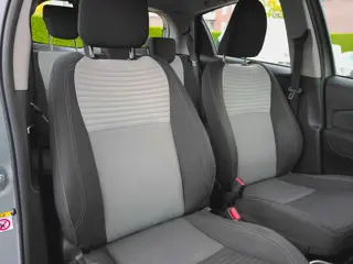 Foto 12 van Toyota Yaris 1.5 Hybrid Executive zeer mooie auto
