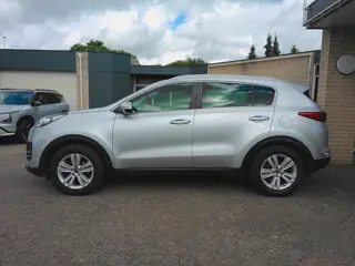 Foto 11 van Kia SPORTAGE 1.6 GDI First Edition leer camera zeer mooie auto