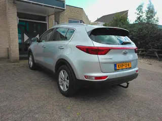 Foto 17 van Kia SPORTAGE 1.6 GDI First Edition leer camera zeer mooie auto