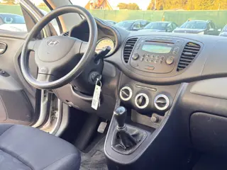 Foto 16 van Hyundai I10 1.1 Dynamic Cool/ ZEER NETJES