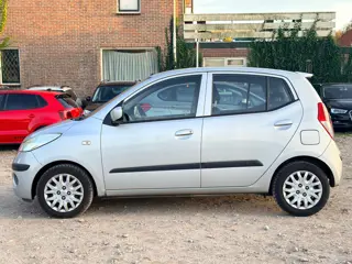 Foto 19 van Hyundai I10 1.1 Dynamic Cool/ ZEER NETJES