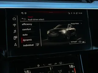 Foto 17 van Audi Q8 e-tron Sportback 55 quattro S Edition 115 kWh 408pk | Panoramadak | 360 Camera | Luchtvering