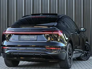 Foto 14 van Audi Q8 e-tron Sportback 55 quattro S Edition 115 kWh 408pk | Panoramadak | 360 Camera | Luchtvering