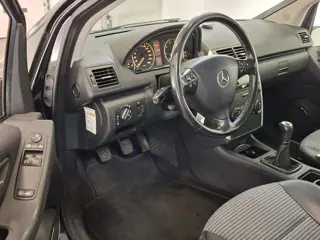 Foto 19 van Mercedes-Benz A-klasse 170 Avantgarde/ ZEER NETJES