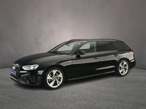 Audi A4 Avant 40 TFSI S edition | Achteruitrijcamera | Zwart optiek | Massagestoelen | Adapt Cruise 