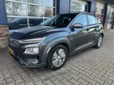 Foto 30 van HYUNDAI KONA EV COMF SMART 64 KWH, 3 fase, Camera, Warmtepomp, Carplay, Navi, Keyless, ALL IN prijs!