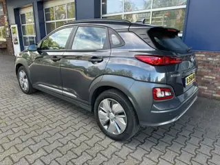Foto 16 van HYUNDAI KONA EV COMF SMART 64 KWH, 3 fase, Camera, Warmtepomp, Carplay, Navi, Keyless, ALL IN prijs!