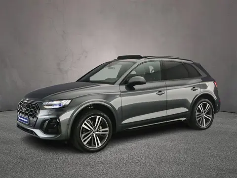 Audi Q5 50 TFSI e S edition Competition | Panoramadak | Trekhaak | 360 camera | Adaptieve Cruise | L