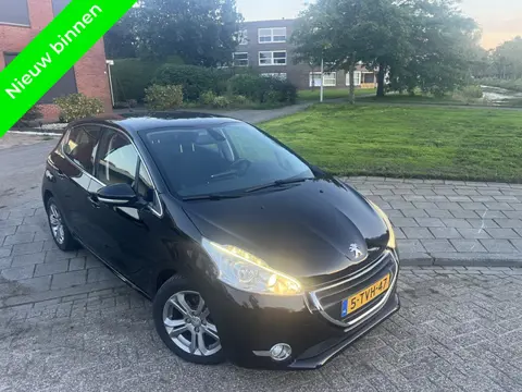 Peugeot 208 1.6 e-HDi Style ClimaAuto Bleutooth Parksensor