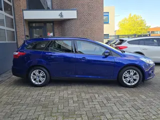 Foto 13 van Ford Focus Wagon 1.0 EcoBoost Edition Plus Apk |Clima