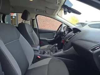 Foto 16 van Ford Focus Wagon 1.0 EcoBoost Edition Plus Apk |Clima