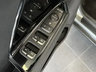 Foto 14 van Kia Niro 1.6 GDi Hybrid DynamicLine