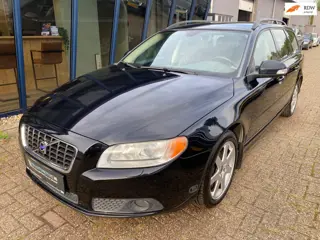 Volvo V70 2.5FT Momentum Automaat H.LEER / XENON / Youngtimer