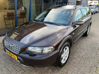 Volvo XC70 2.5 T AWD Automaat Comfort LEER / SUNROOF / YOUNGTIMER