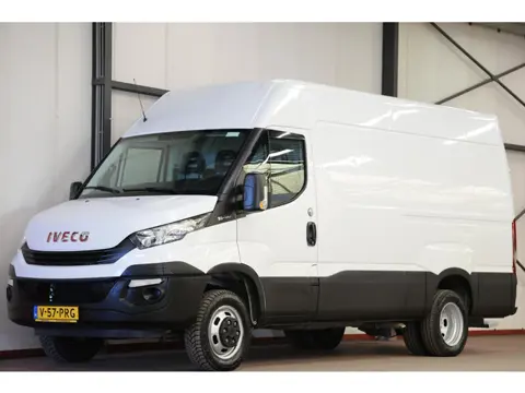 Iveco Daily 35C14V 2.3 352 L2H2 DUBBEL LUCHT 3500KG TREKHAAK