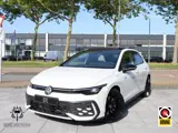 Foto 21 van Volkswagen Golf GTE 1.5 eHybrid 272PK | Panodak | Leer |19"Inch | Black Style | Garantie 2031 | Head