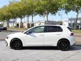 Foto 22 van Volkswagen Golf GTE 1.5 eHybrid 272PK | Panodak | Leer |19"Inch | Black Style | Garantie 2031 | Head