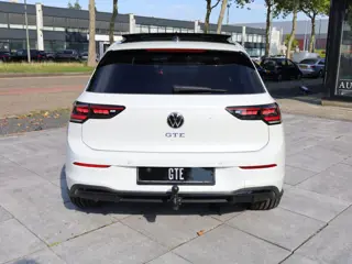 Foto 15 van Volkswagen Golf GTE 1.5 eHybrid 272PK | Panodak | Leer |19"Inch | Black Style | Garantie 2031 | Head