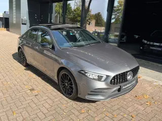 Mercedes-Benz A-klasse 250 e Premium|AMG|Pano|Nieuwstaat|CarPlay|Leer|Nav|Vol!