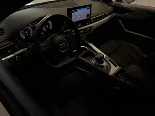 Foto 20 van Audi A4 Avant 35 TFSI S edition Competition Virtual Dealer onderhouden Navi Keyless